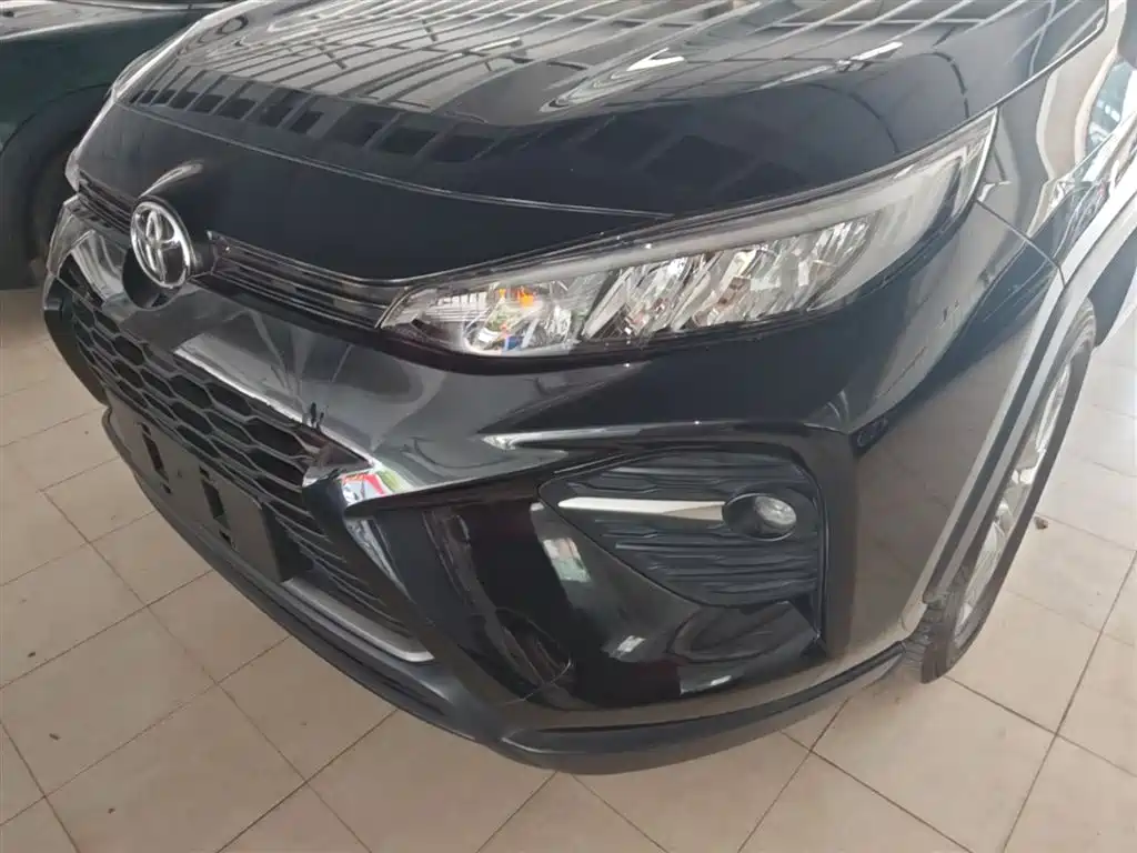 Toyota Wildlander 2023 2.0L CVT FWD LE фото 24