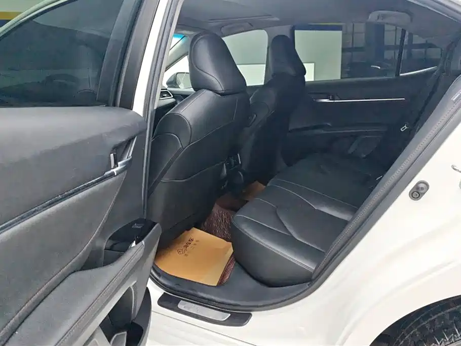 Toyota Camry 2021 2.0G Luxury Edition фото 11