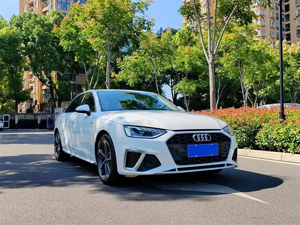 Audi A4L 2020 40 TFSI Fashion Dynamic Edition фото 3