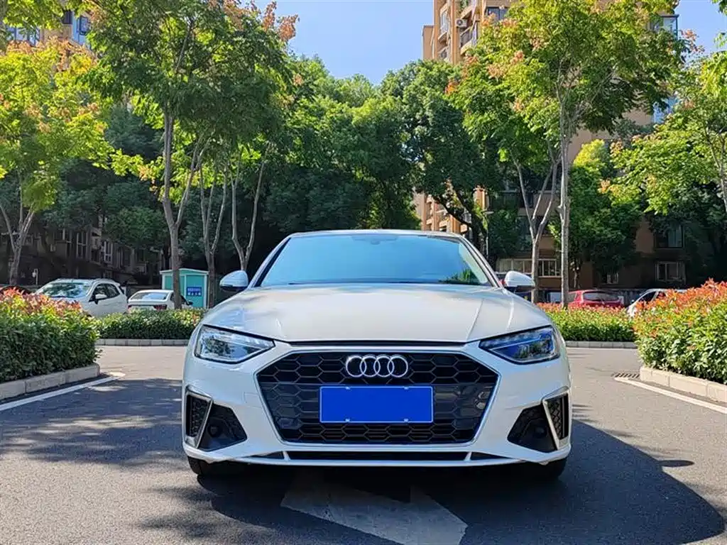 Audi A4L 2020 40 TFSI Fashion Dynamic Edition фото 2