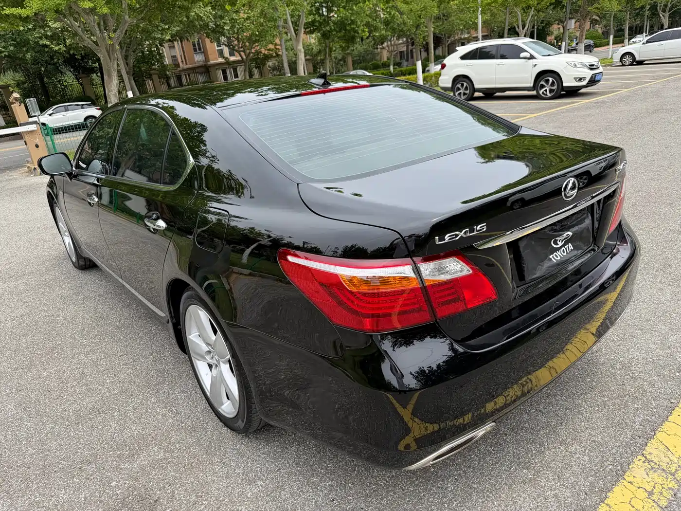Lexus LS 2010 460L Premium Edition фото 9