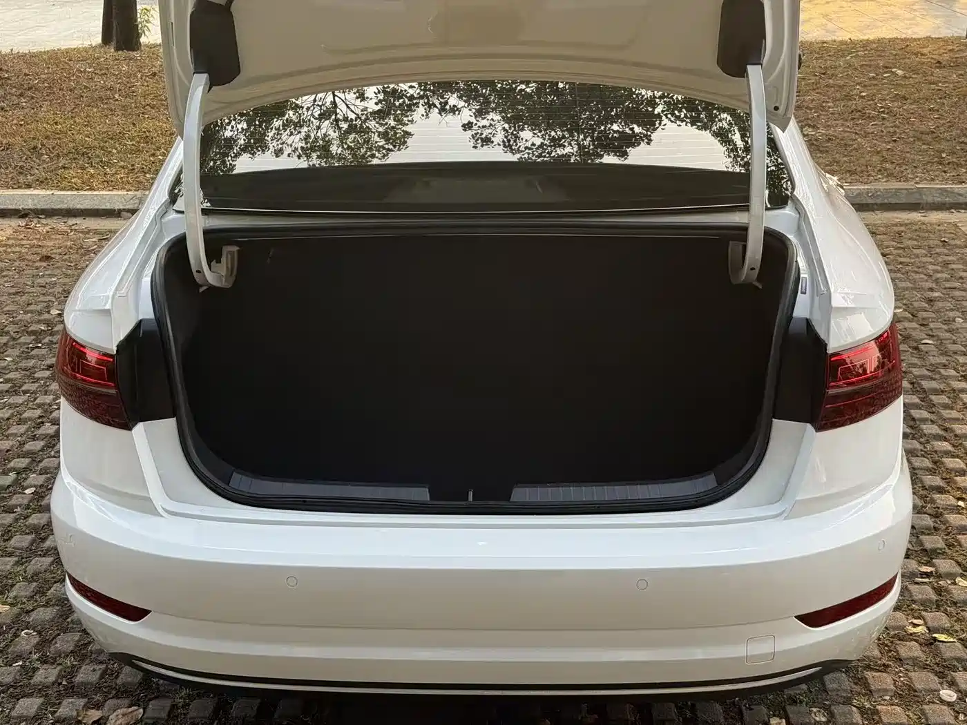 Volkswagen Sagitar 2022 280TSI DSG Surpassing Edition фото 15
