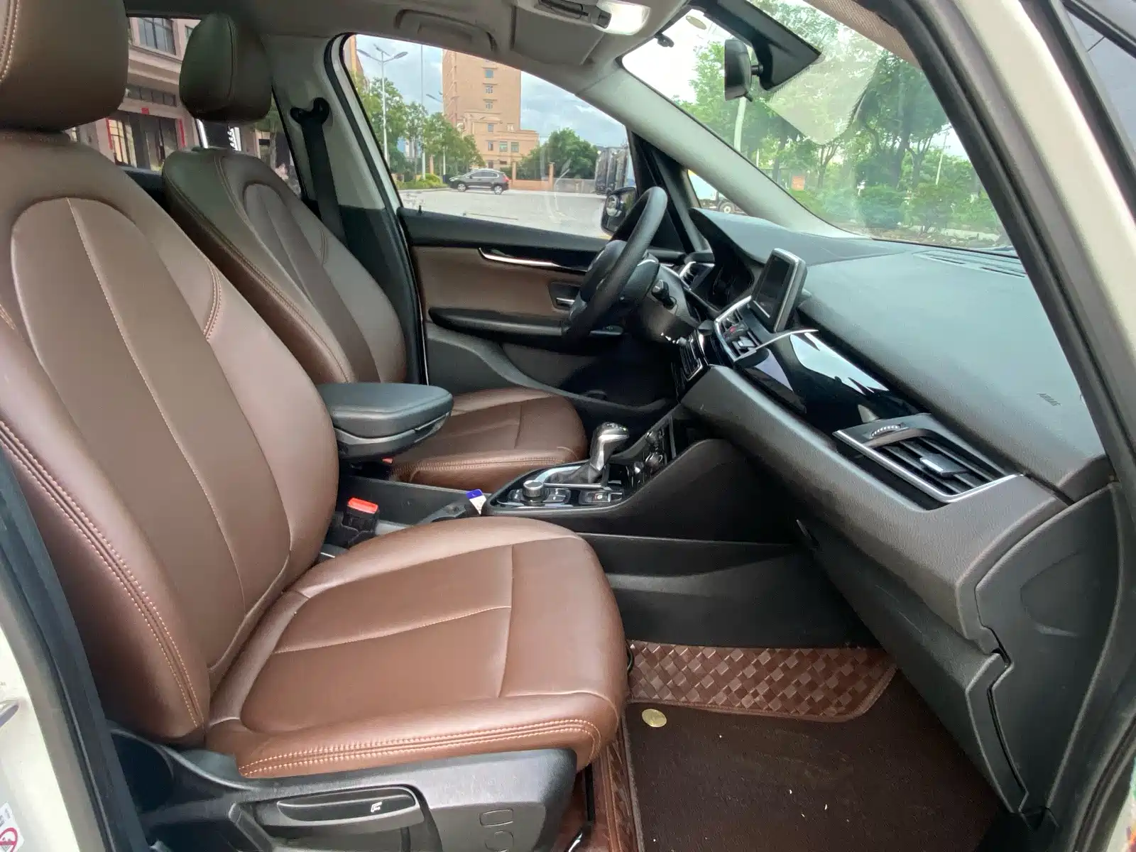 Фото 6 - BMW 2 Series Touring