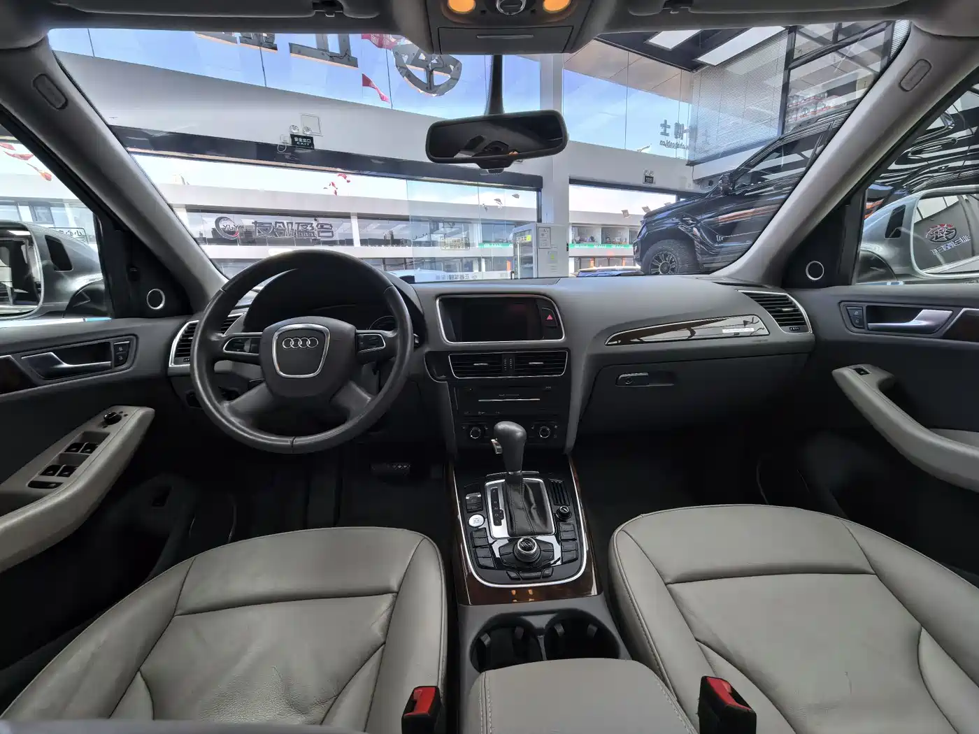 Audi Q5 2012 2.0TFSI Comfort фото 6
