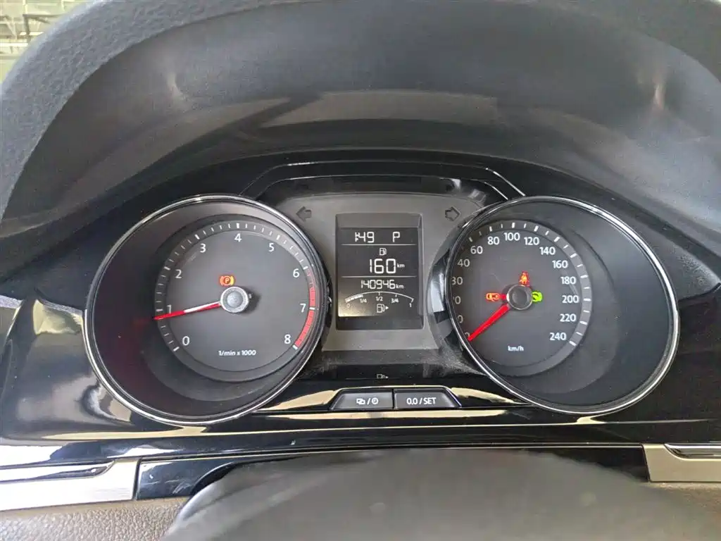 Volkswagen Bora 2014 1.6L Automatic Comfort Edition фото 12