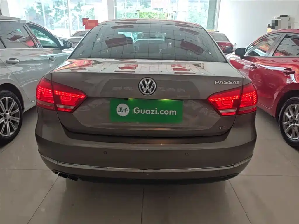 Volkswagen Passat 2015 1.8TSI DSG Honor Edition фото 6