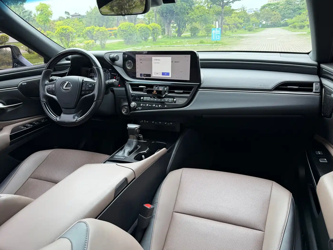 Lexus ES 2022 200 Excellence Edition фото 11