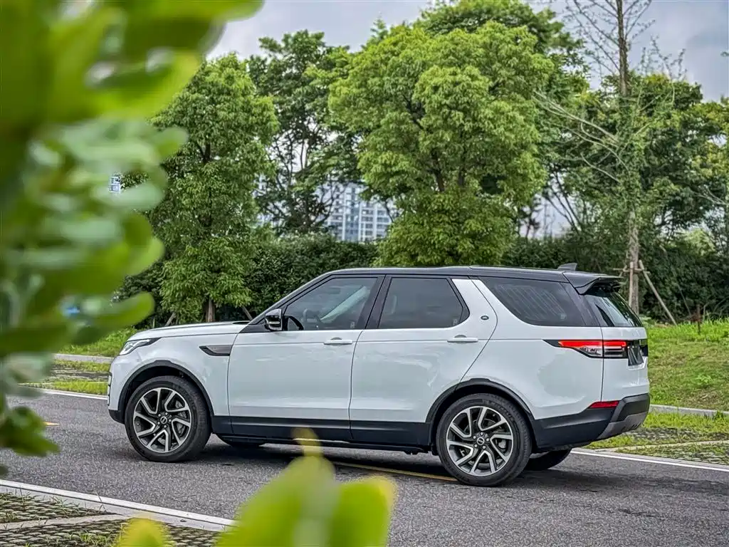 Land Rover Discovery 2018 3.0 SC V6 SE фото 5