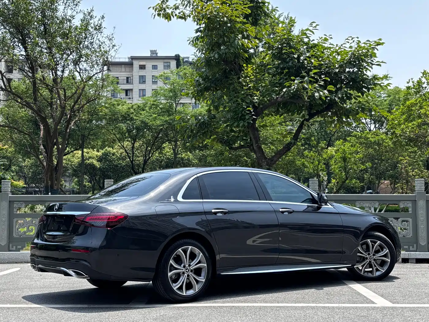 Mercedes-Benz E-Class 2022 E 300 L Sport Luxury фото 4