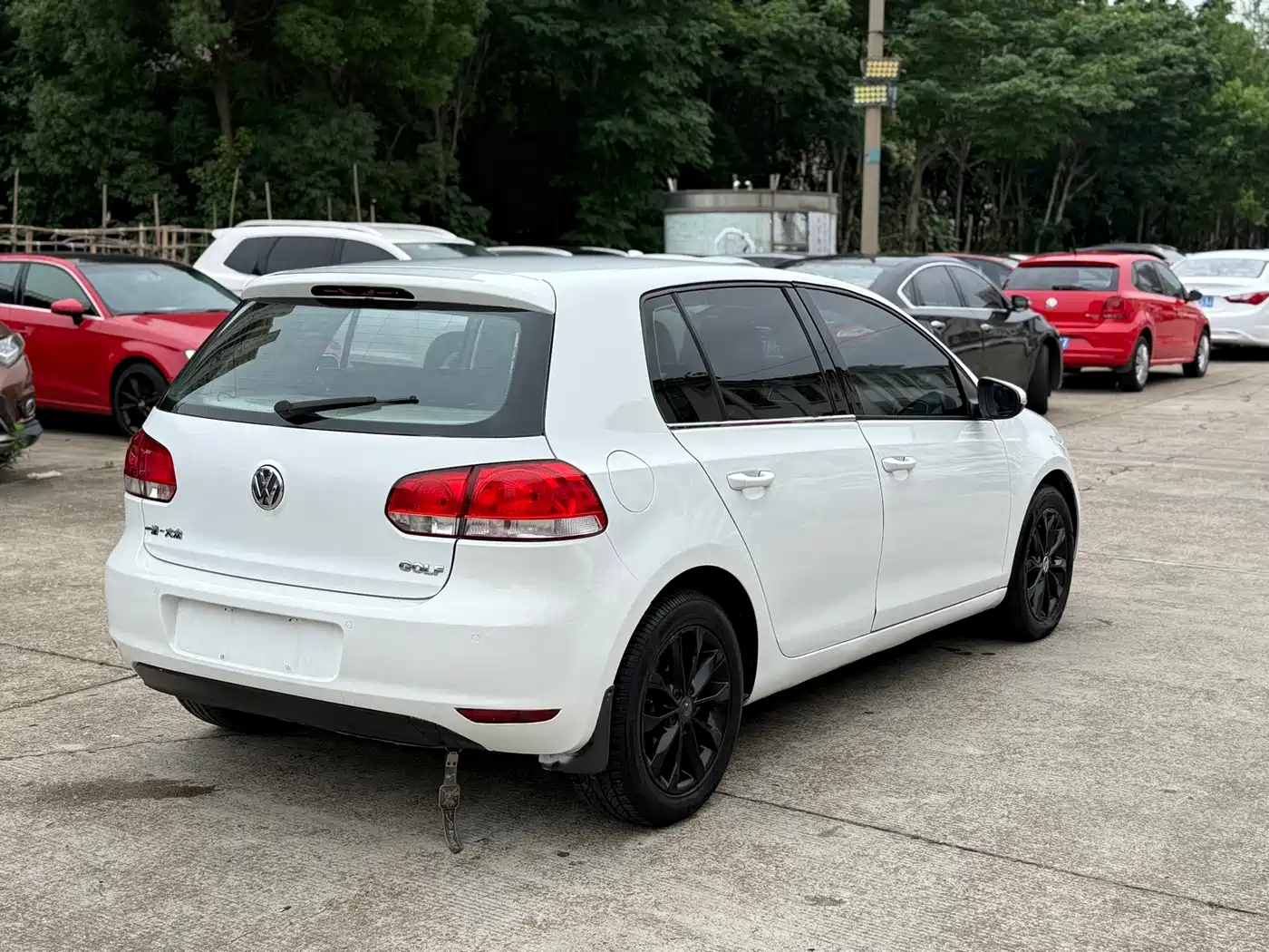 Volkswagen Golf 2011 Model 1.6 Automatic Comfort фото 9