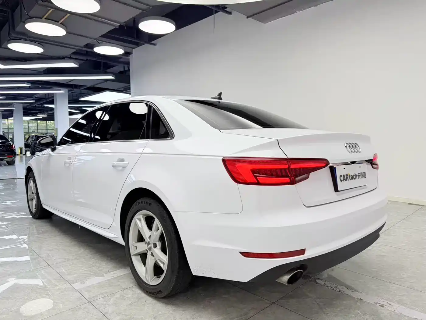 Audi A4L 2017 40 TFSI Fashion Edition фото 4
