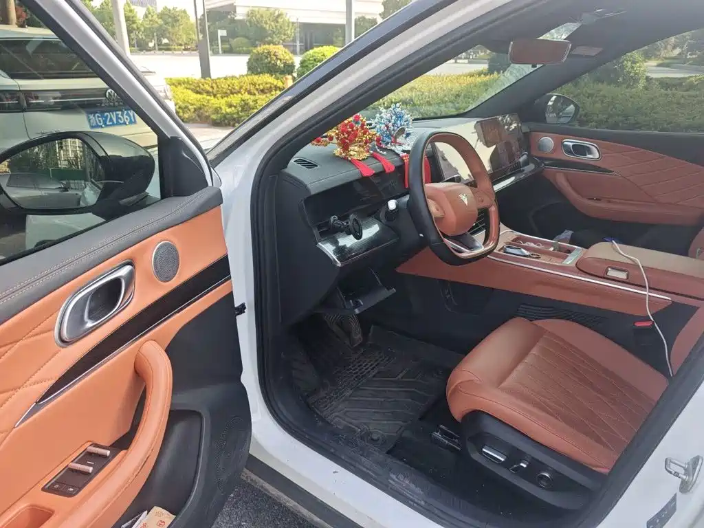 Nezha Auto Nezha L 2024 2024 Extended Range 310 Flash Charge Red Edition