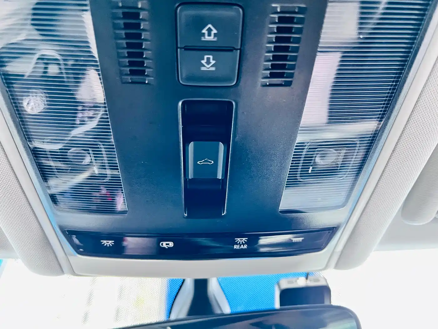 Volkswagen Passat 2023 Facelift 330TSI Starlight Elite Edition фото 16