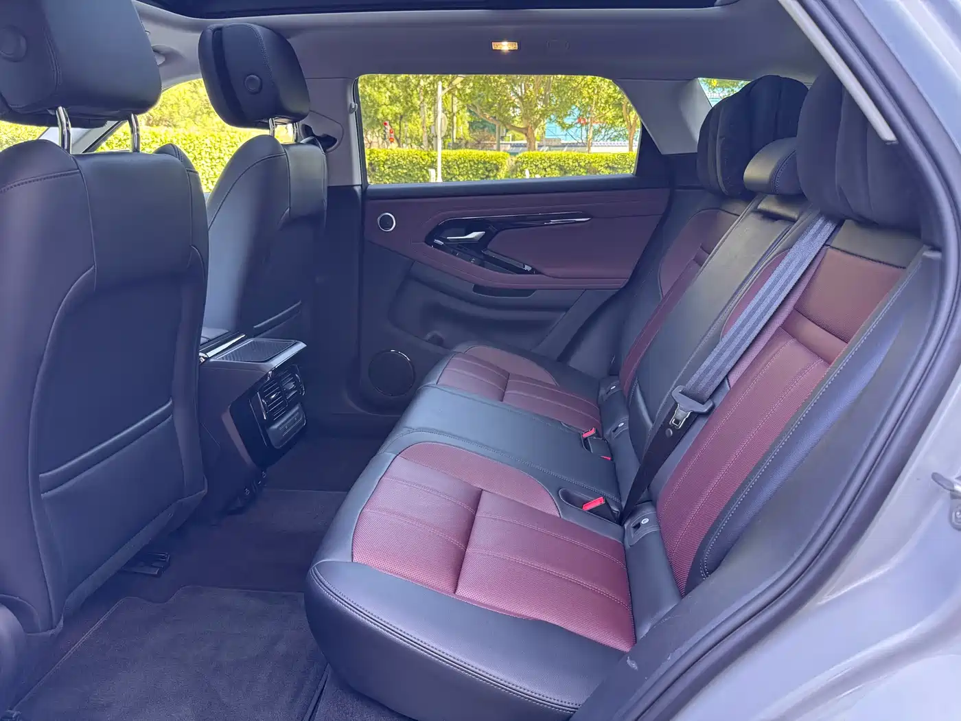Land Rover Range Rover Evoque 2024 Range Rover Evoque L 249PS Light Master Edition фото 17