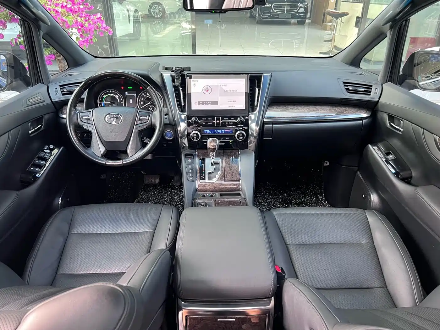 Toyota Alphard 2021 Hybrid 2.5L Premium фото 5