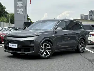 Li Auto L8