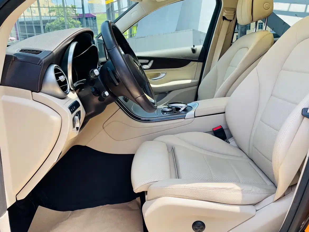 Mercedes-Benz GLC 2019 GLC 300 L 4MATIC Dynamic фото 2