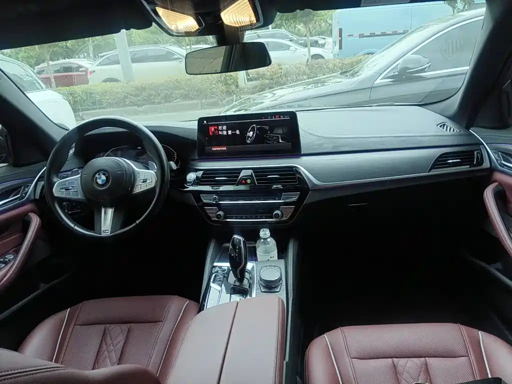 Фото 12 - BMW 5 Series