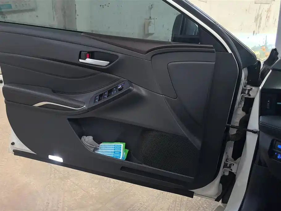 Toyota Avalon 2022 2.0L Luxury Edition фото 7
