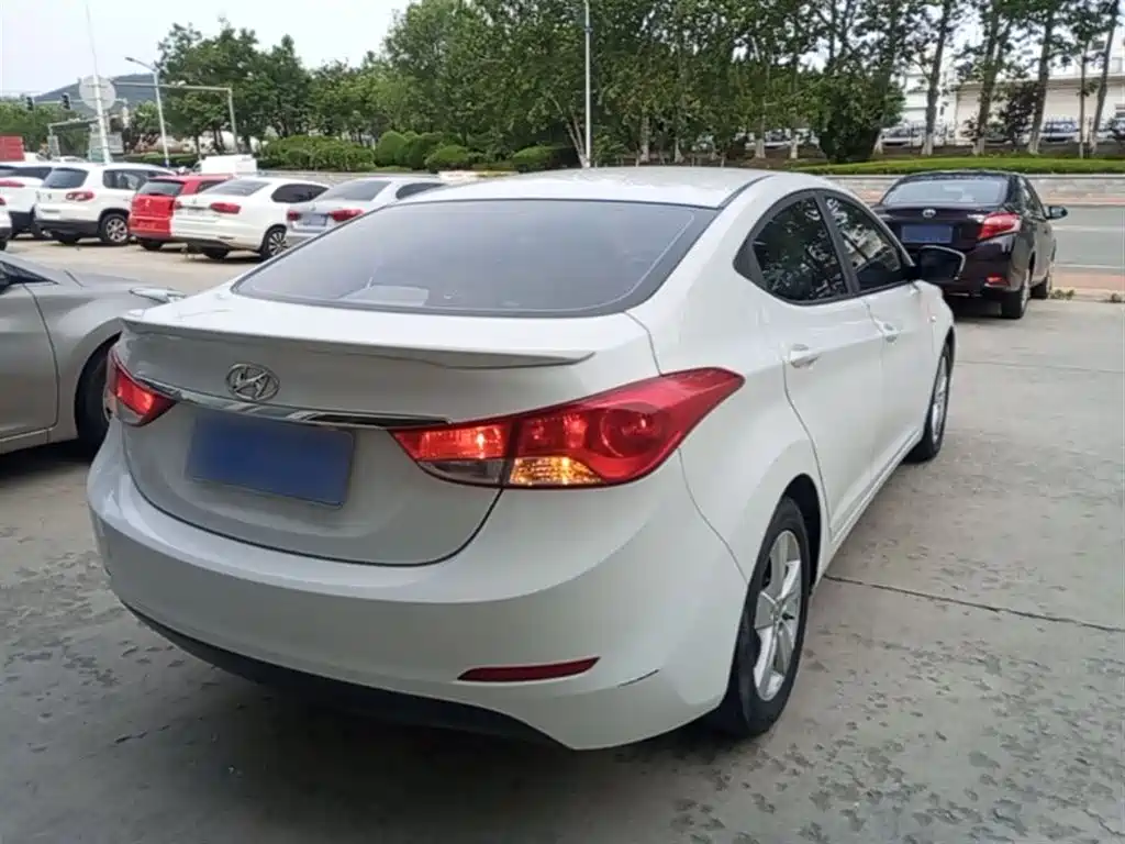 Hyundai Langdong 2012 1.6L Manual Fashion фото 7
