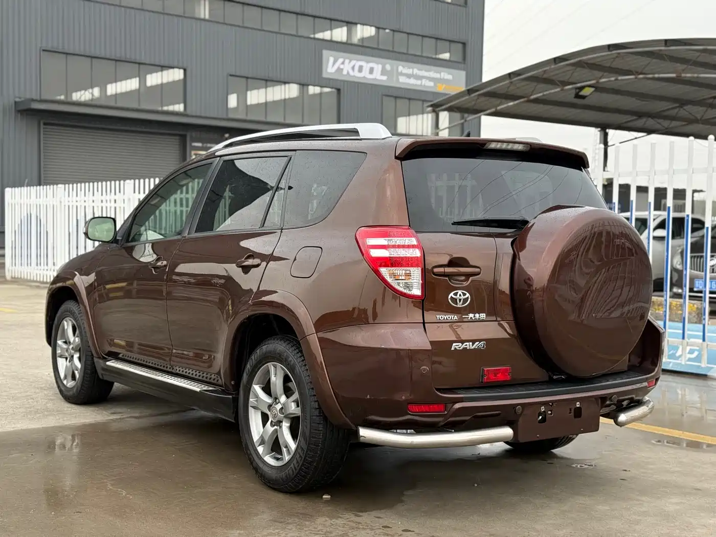Toyota RAV4 Rongfang 2013 Special Edition 2.0L Auto Elite фото 4