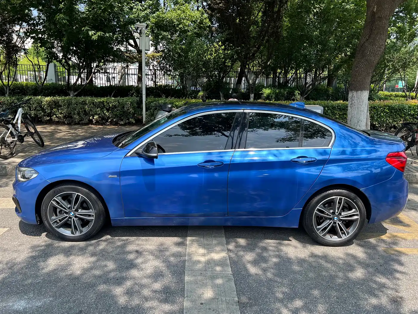 BMW 1 Series 2017 118i Sport фото 4