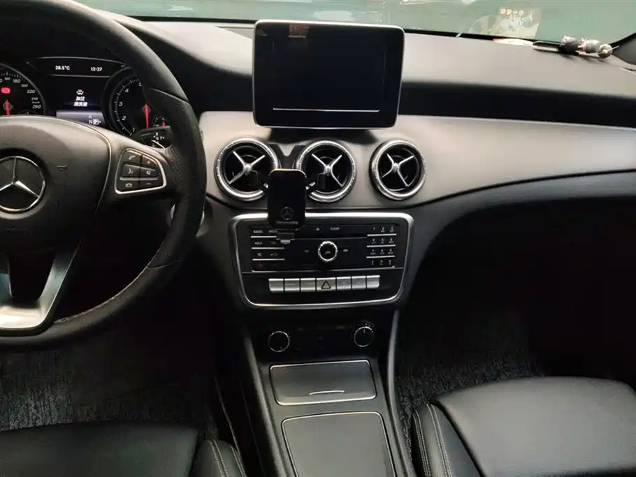 Mercedes-Benz CLA (Import) 2016 Facelift CLA 200 Style фото 13