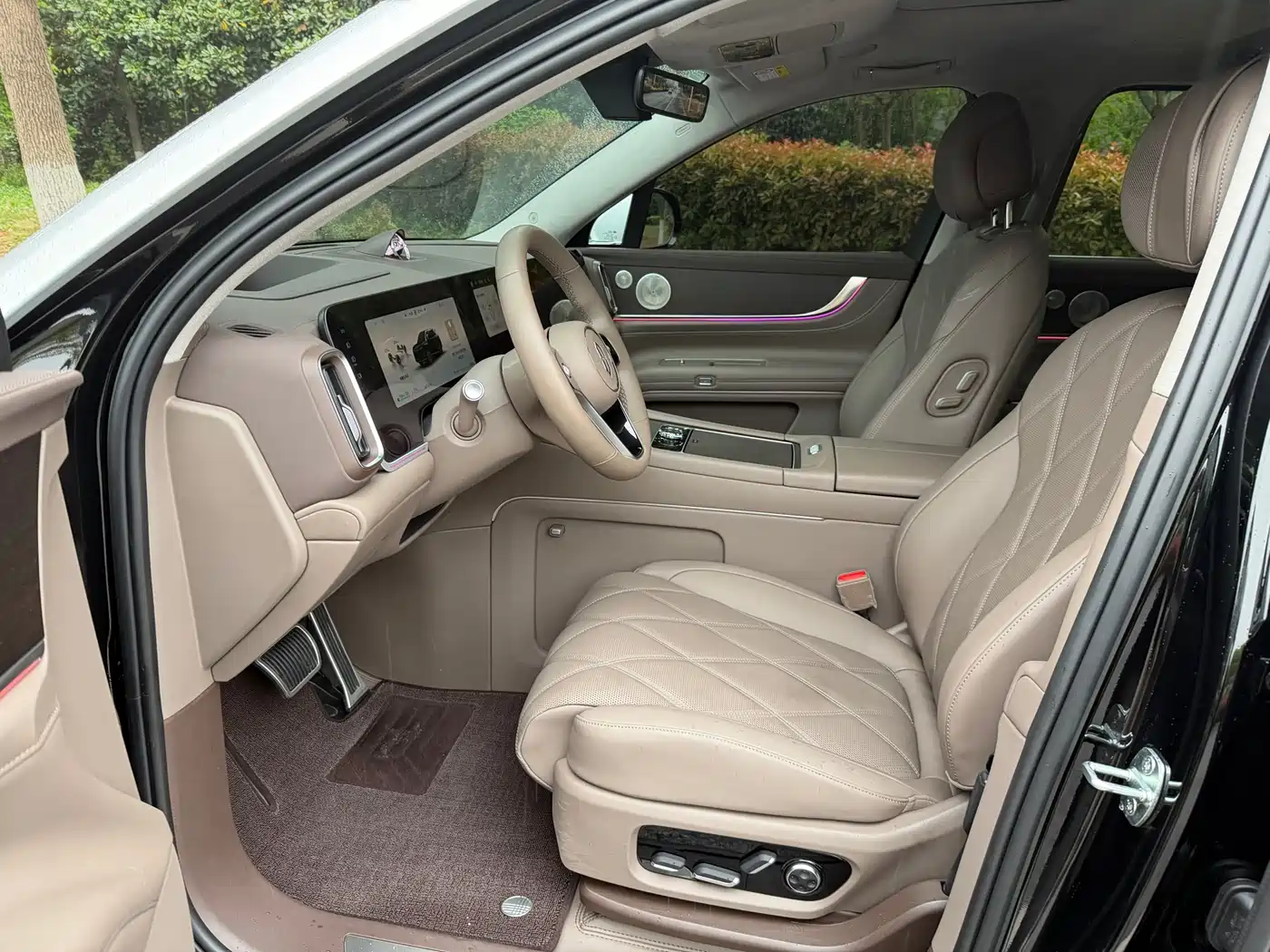 AITO Wenjie AITO M9 2025 Extended Range Ultra 52kWh 6-Seater фото 10