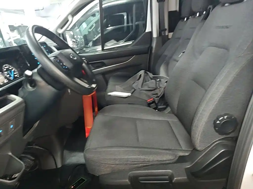 Ford Transit 2024 2023 Model 2.0T Diesel Manual Multi-Purpose Commercial Vehicle Short Wheelbase Low Roof 5/6-Seater