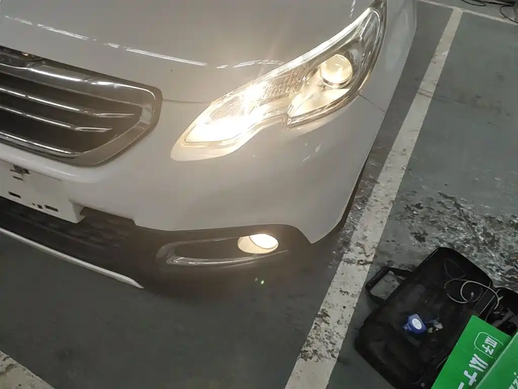 Peugeot 2008 2014 1.6L Automatic Navigation Edition фото 24