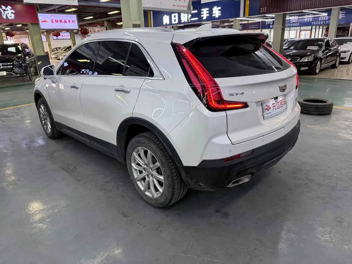 CADILLAC XT4