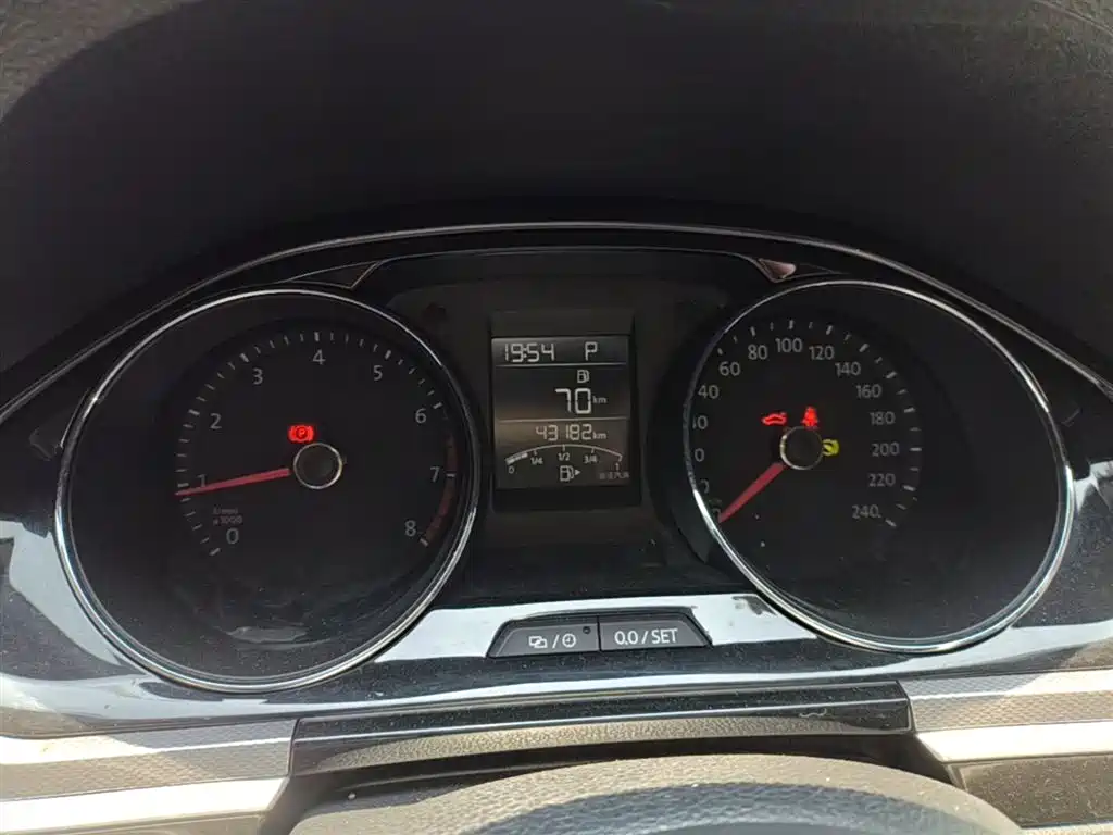 Volkswagen Bora 2018 1.5L Automatic Comfort фото 12