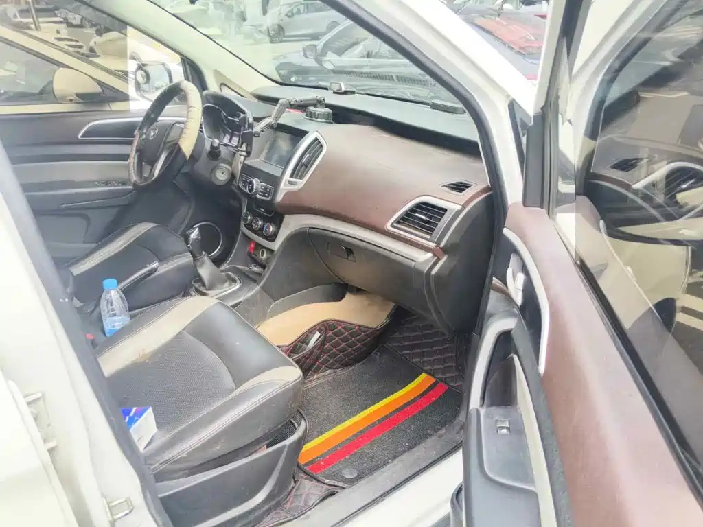 BAIC Huansu H3 2016 2015 1.5L Manual Comfort