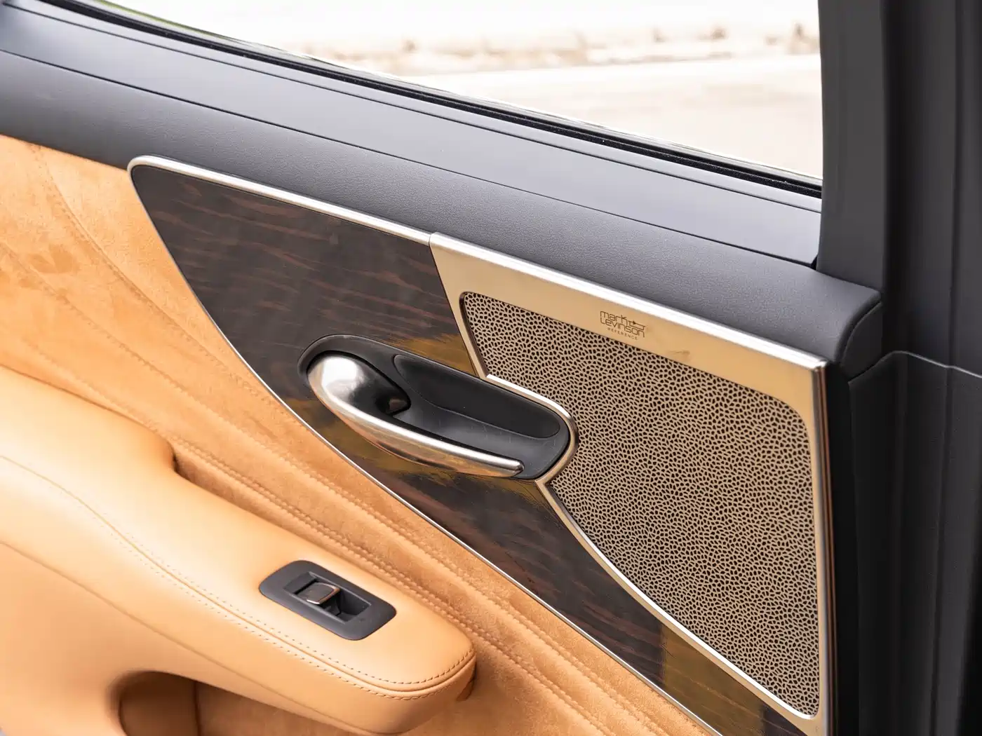 Lexus LS 2025 2024 Model 500h Luxury Edition