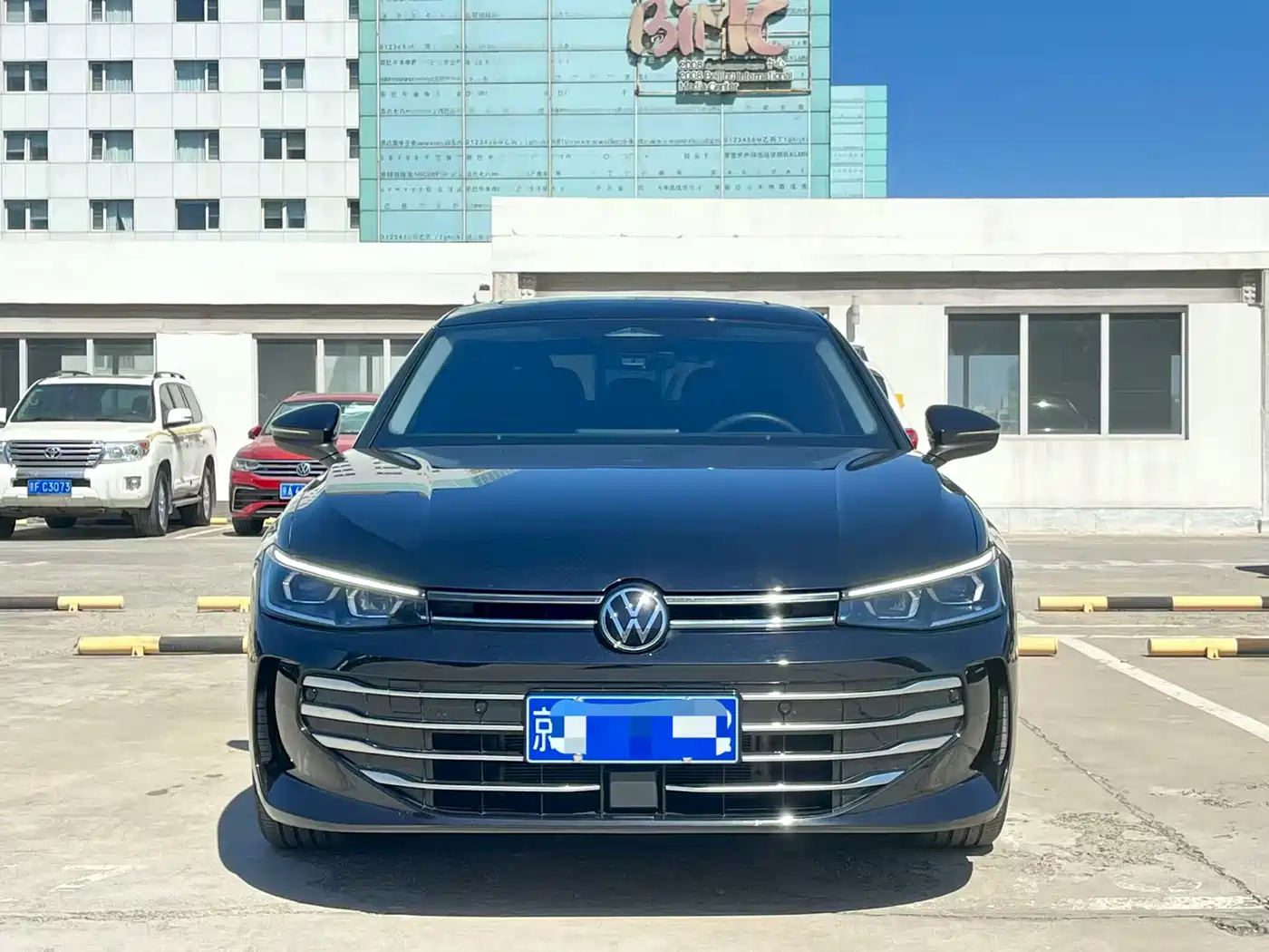 Volkswagen Passat 2025 Pro 380TSI Dragon Glory Edition фото 2
