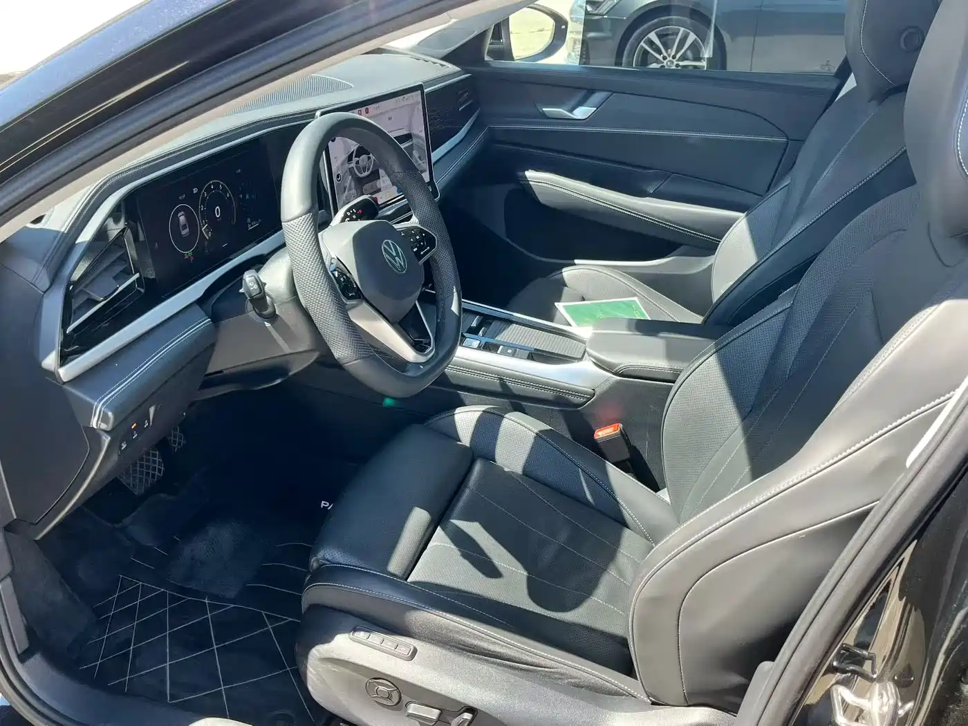 Volkswagen Passat 2025 Pro 380TSI Dragon Glory Edition фото 4