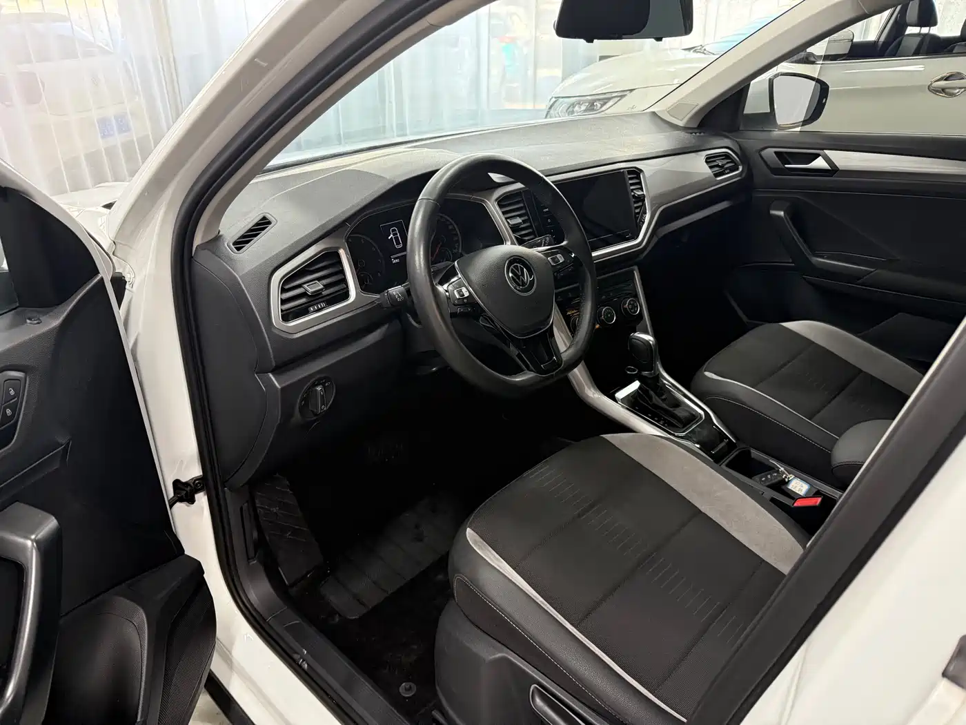 Volkswagen T-ROC 2022 280TSI DSG 2WD Elite PLUS фото 13
