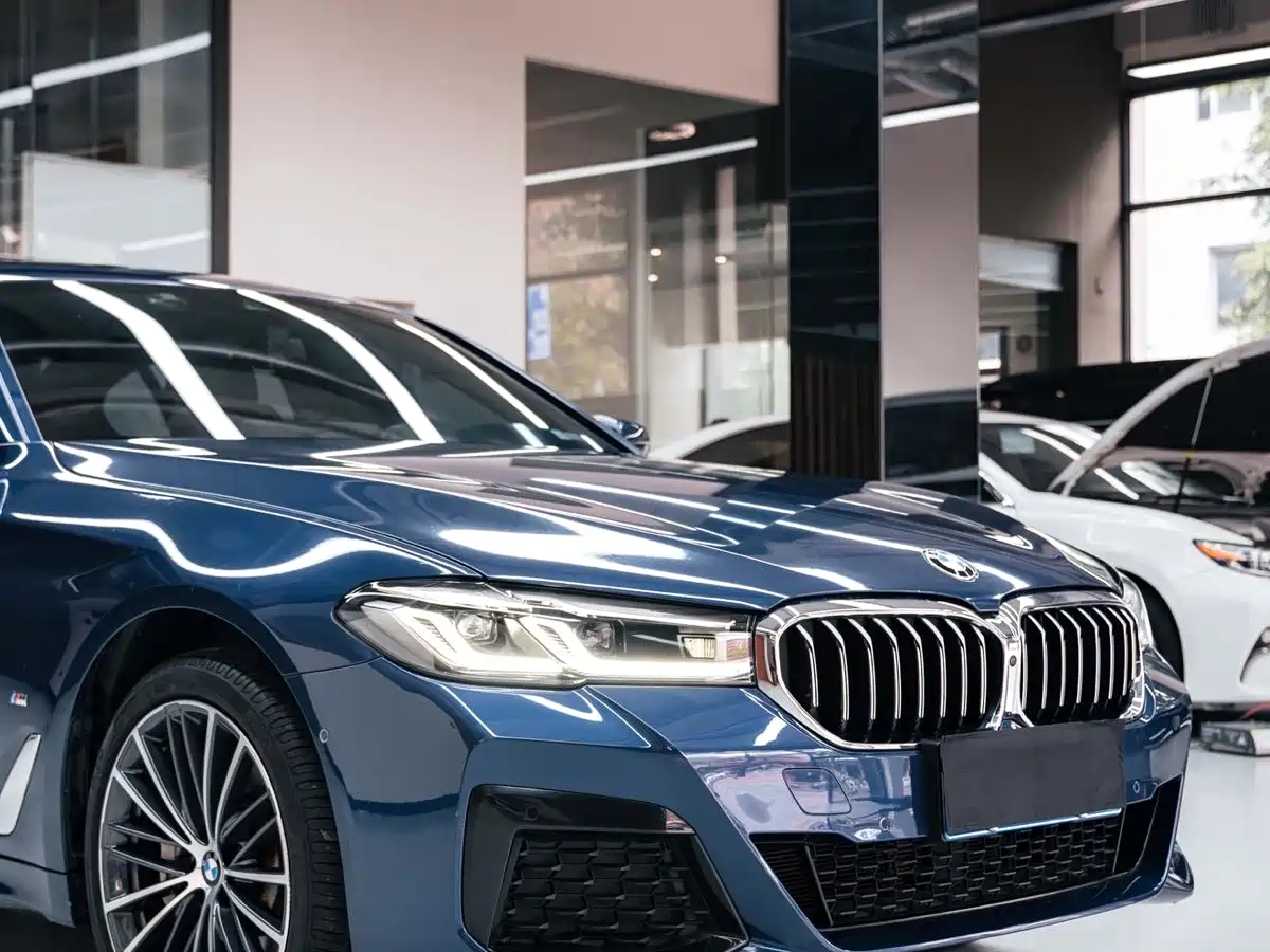BMW 5-SERIES