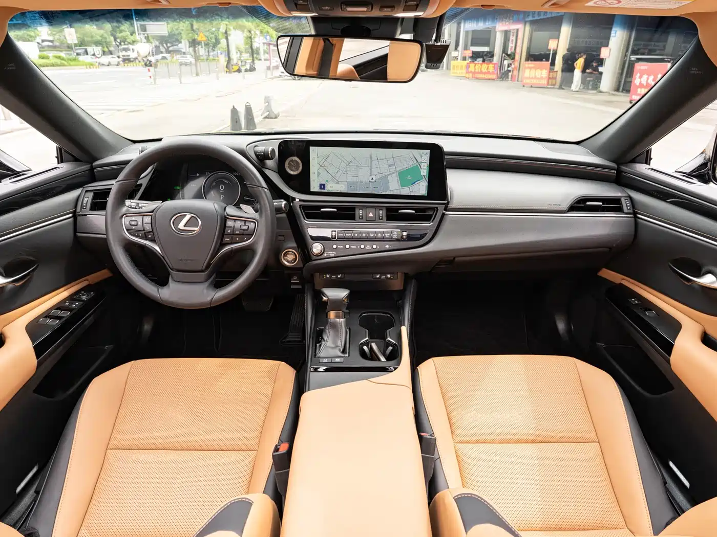 Фото 13 - Lexus ES