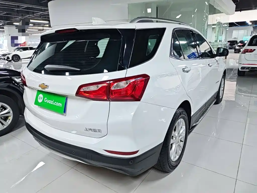 Фото 7 - Chevrolet Equinox