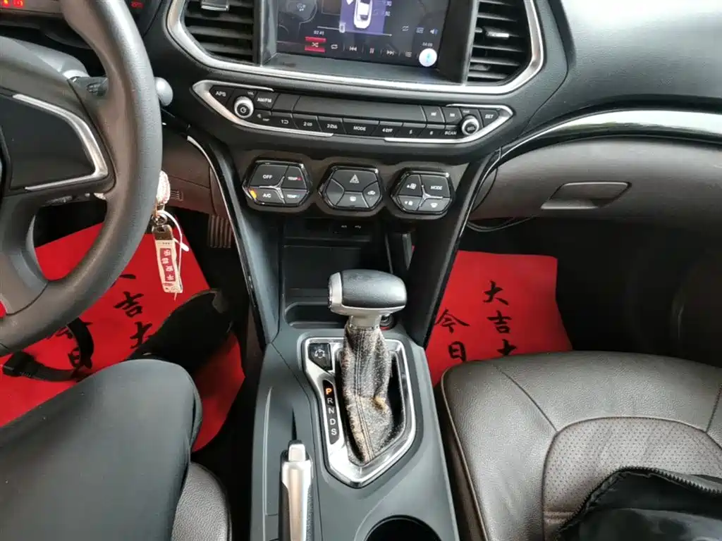 GAC Trumpchi Trumpchi GS4 2015 200T G-DCT Comfort Edition фото 14