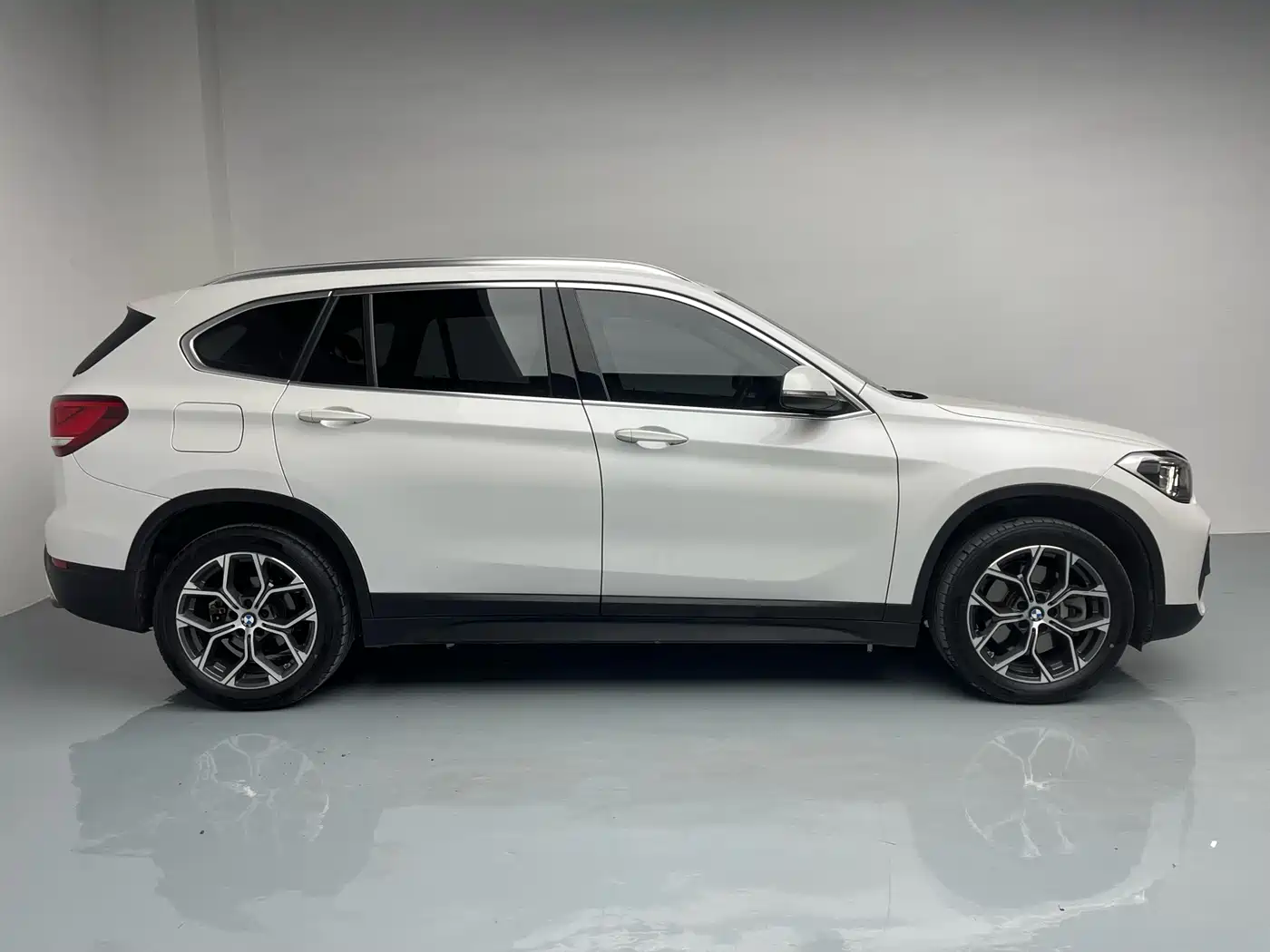 BMW X1 2021 sDrive25Li Leading фото 4