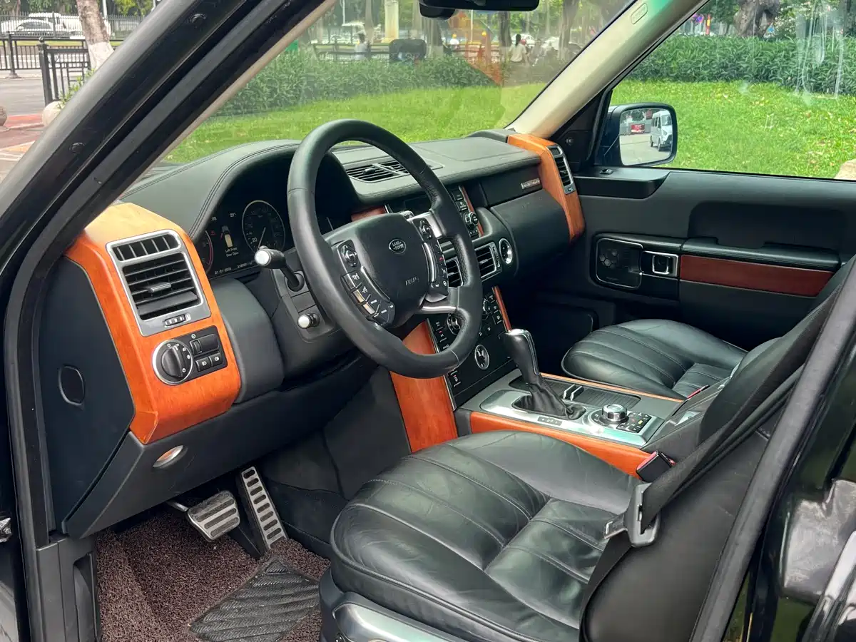 Land Rover Range Rover 2011 3.6 TDV8 фото 16