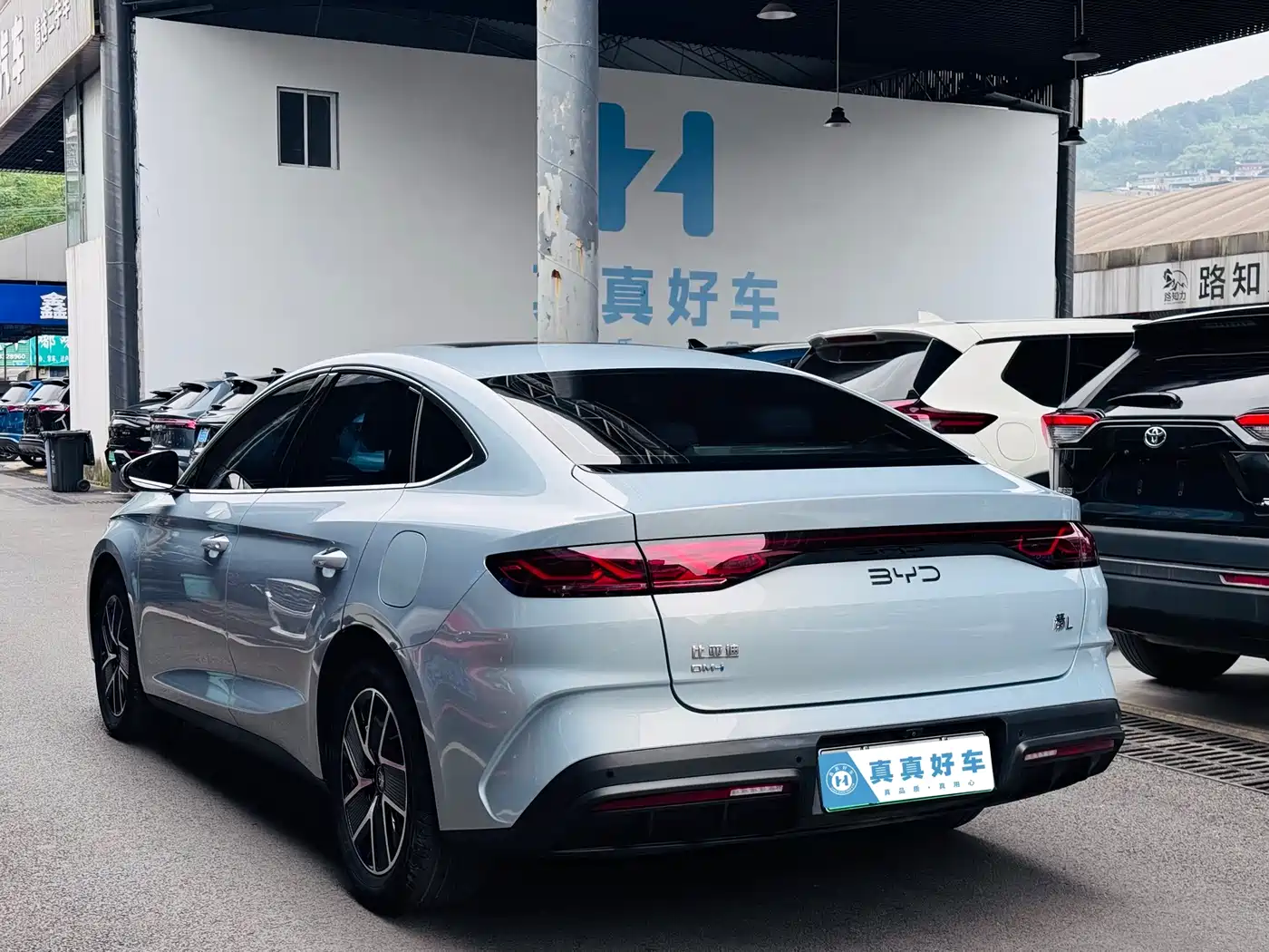 BYD Qin L 2024 DM-i 120KM Superior Edition фото 3