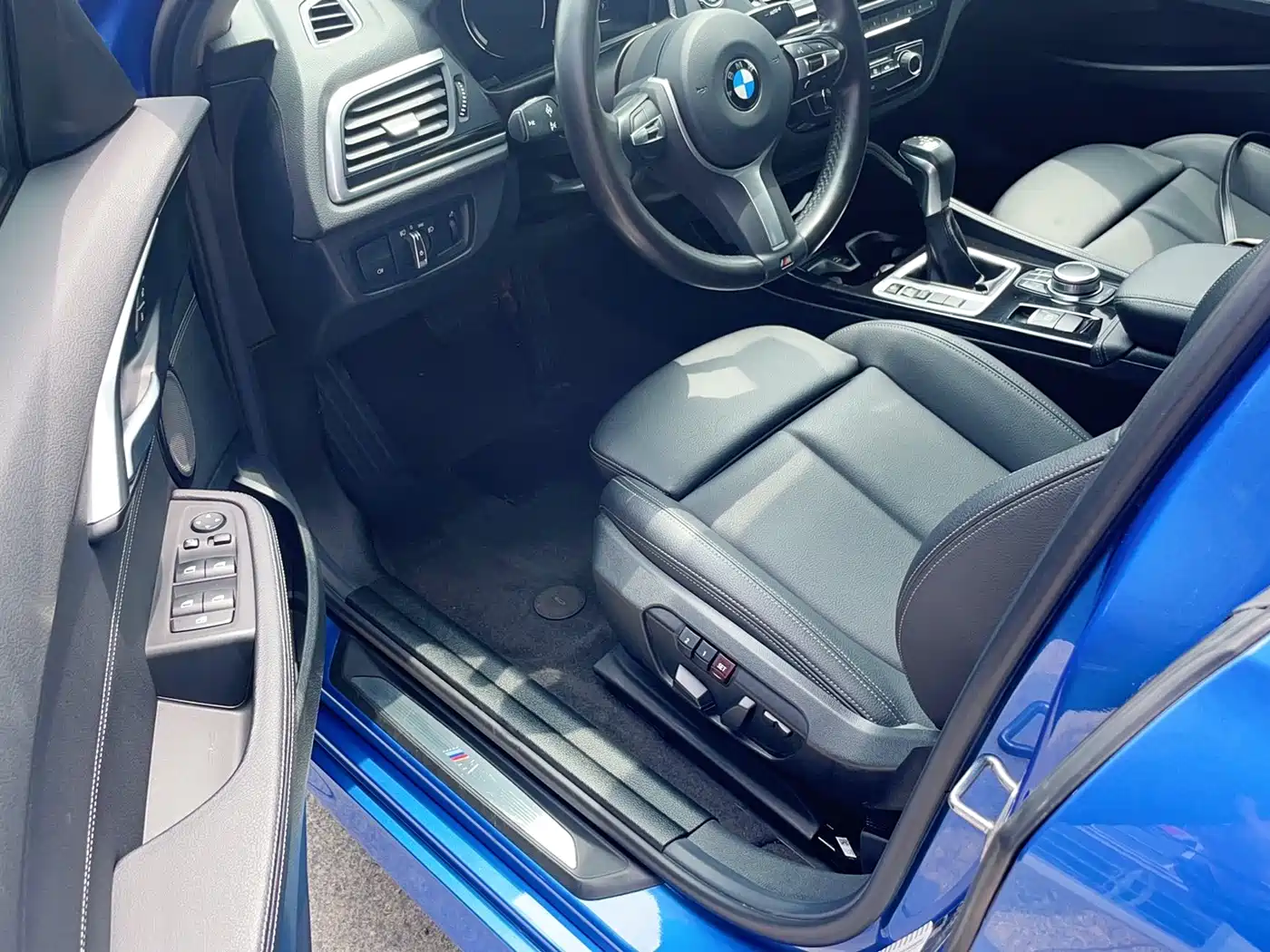 BMW 1 Series 2019 118i M Sport Package фото 6