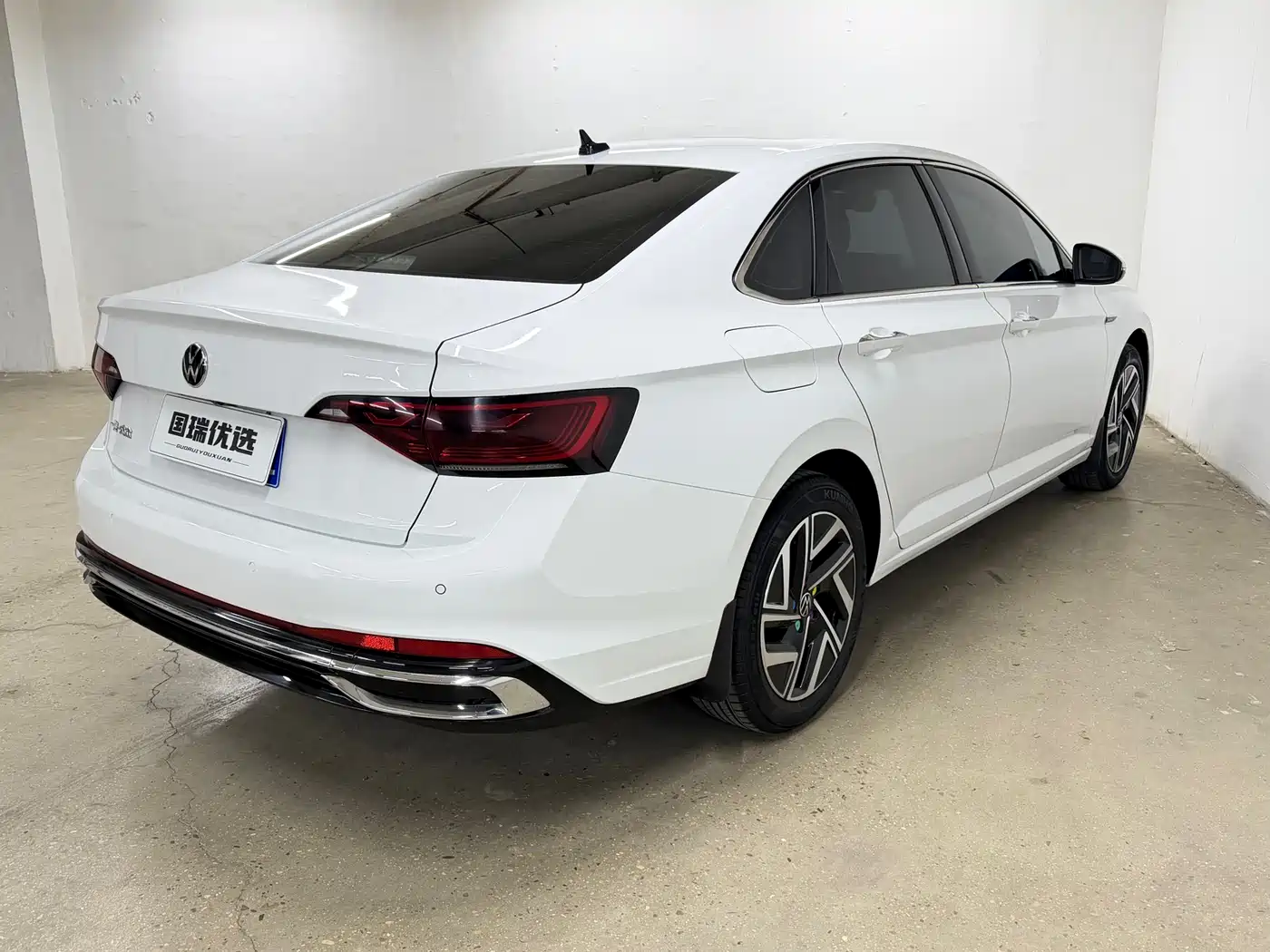 Volkswagen Sagitar 2023 Model Year 280TSI DSG Surpass Edition фото 5