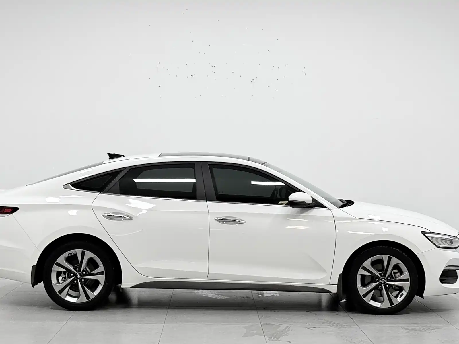 Photo 4 - Hyundai Lafesta