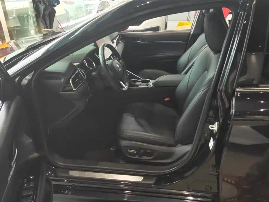 Toyota Camry 2021 2.0G Luxury Edition фото 9