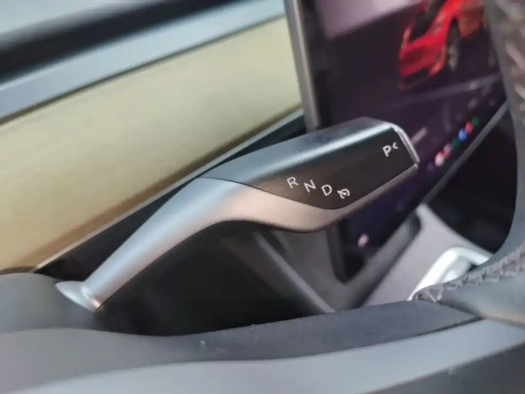 Фото 14 - Tesla Model Y