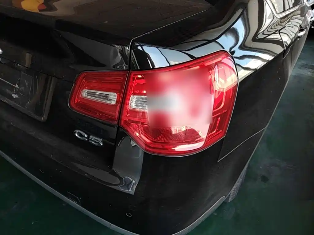 Фото 8 - Citroën C5